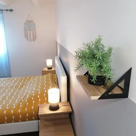 Moderne Entierement Renove オーリヤック