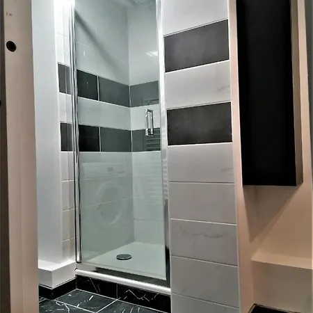 Moderne Entierement Renove アパート *